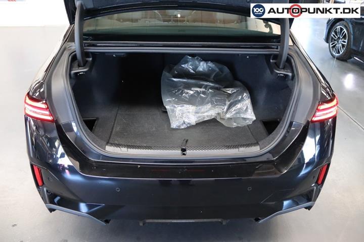 Sort BMW i5 fra 2024