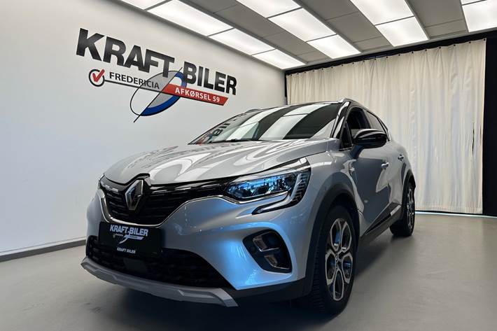 Sølv Renault Captur fra 2021
