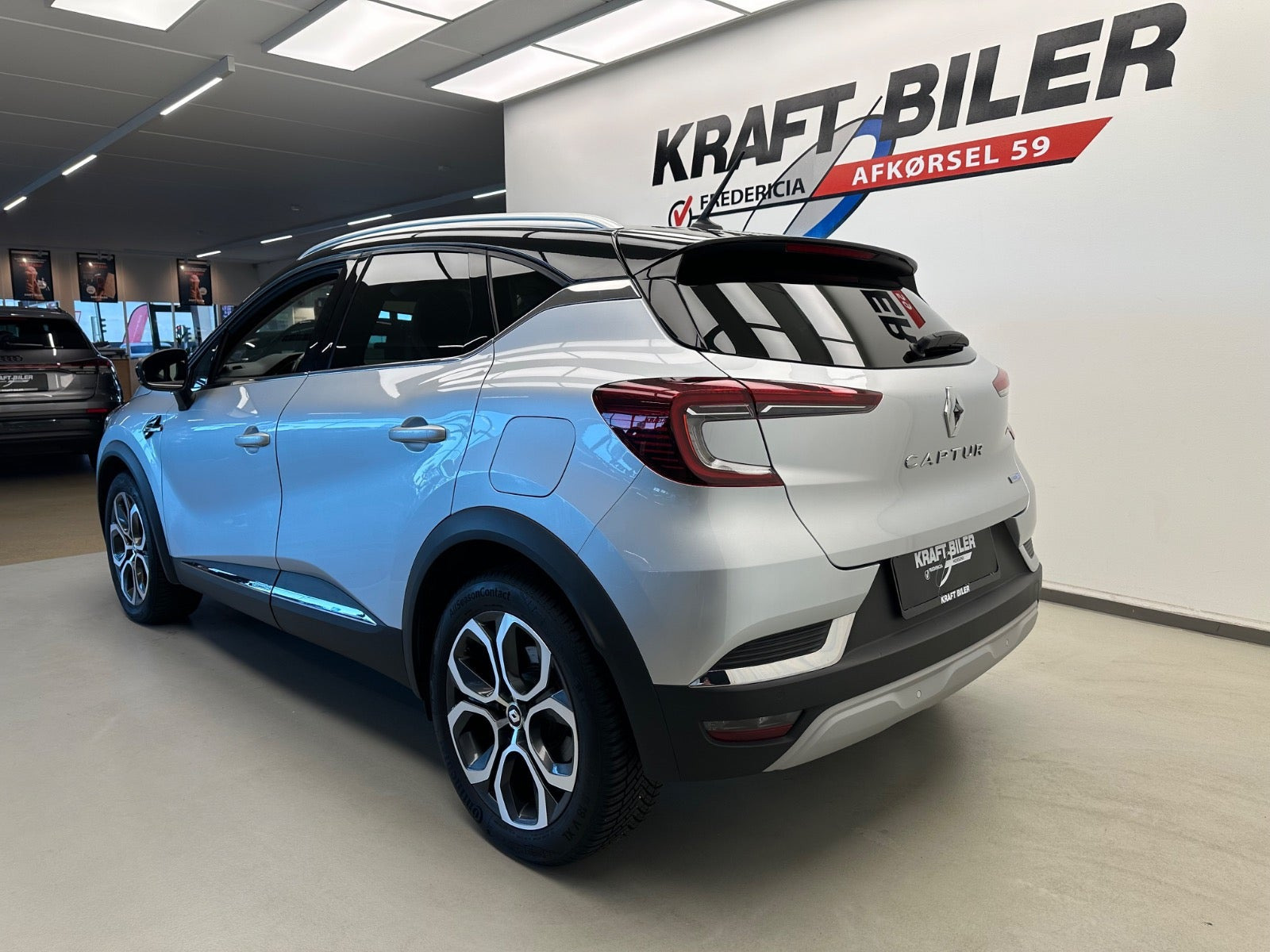 Sølv Renault Captur fra 2021