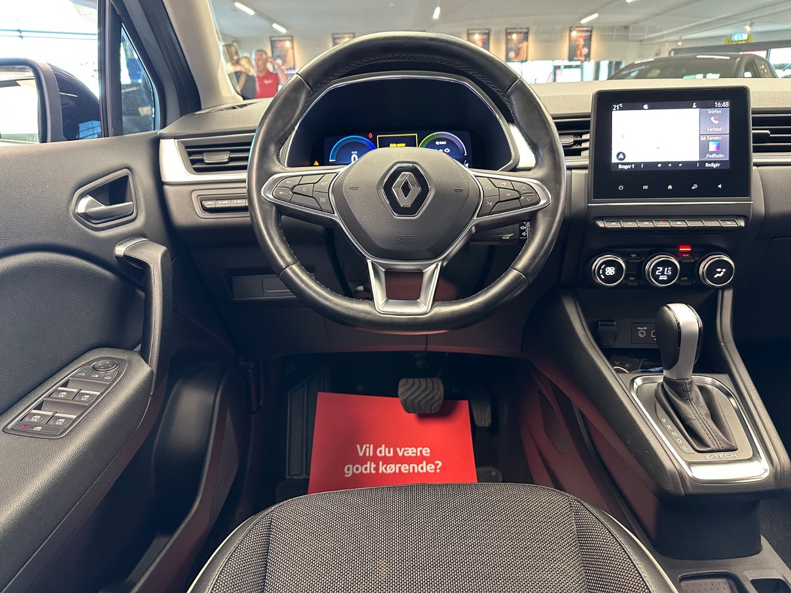 Sølv Renault Captur fra 2021