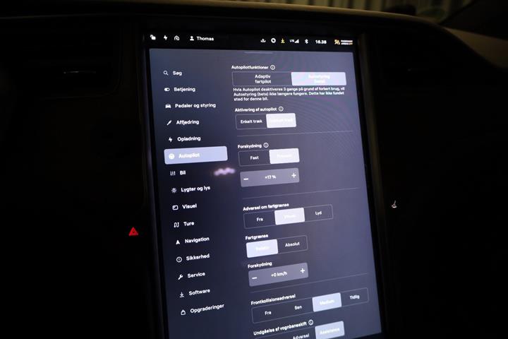 Rød Tesla Model X fra 2019