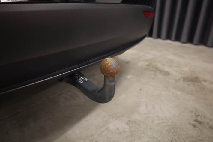 Rød Tesla Model X fra 2019