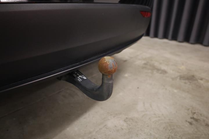 Rød Tesla Model X fra 2019