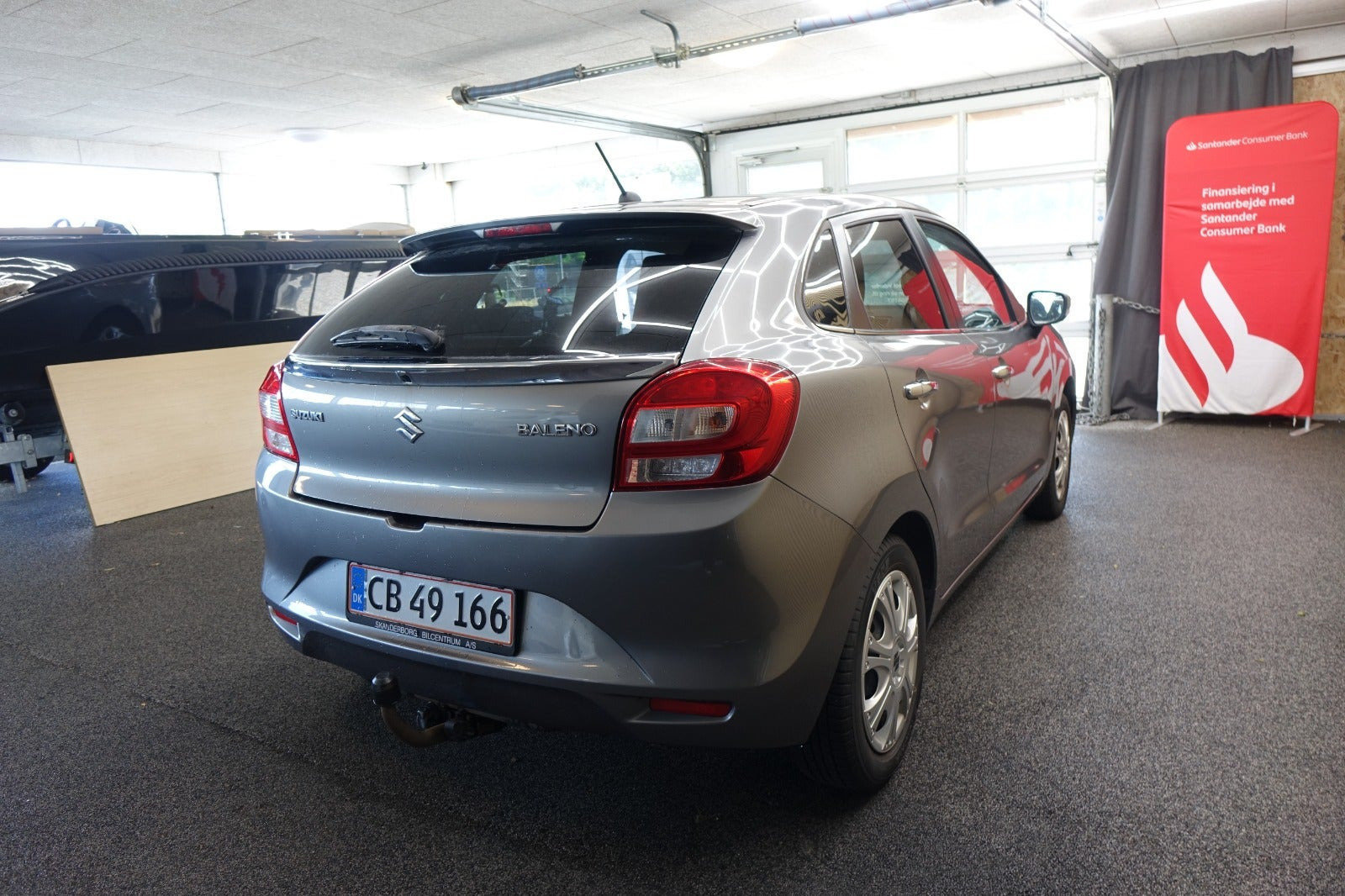 Grå Suzuki Baleno fra 2018
