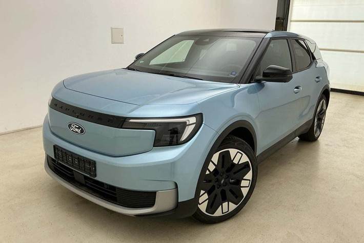 Blå Ford Explorer fra 2025