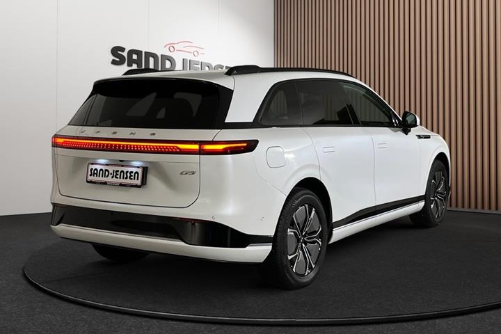 Hvid Xpeng G9 fra 2023