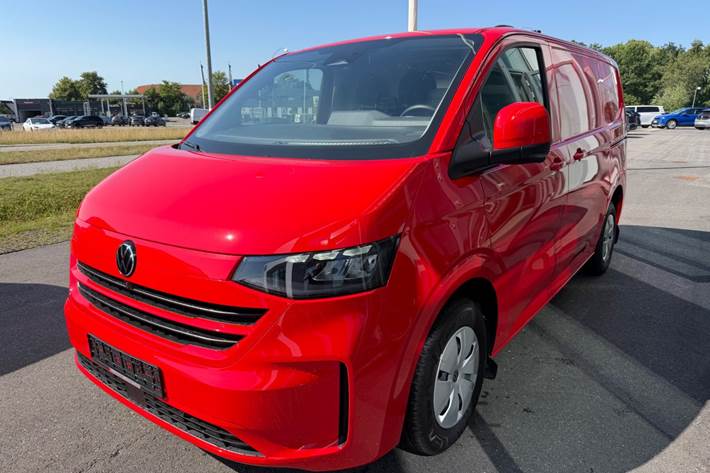 Rød VW e-Transporter fra 2025