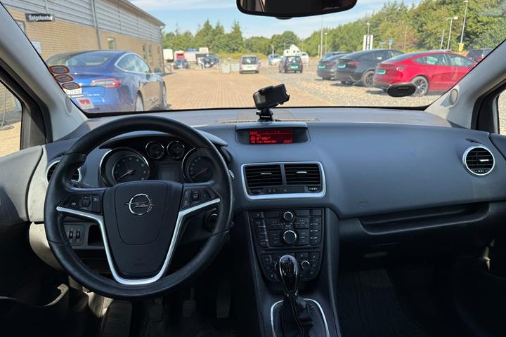 Grå Opel Meriva fra 2011