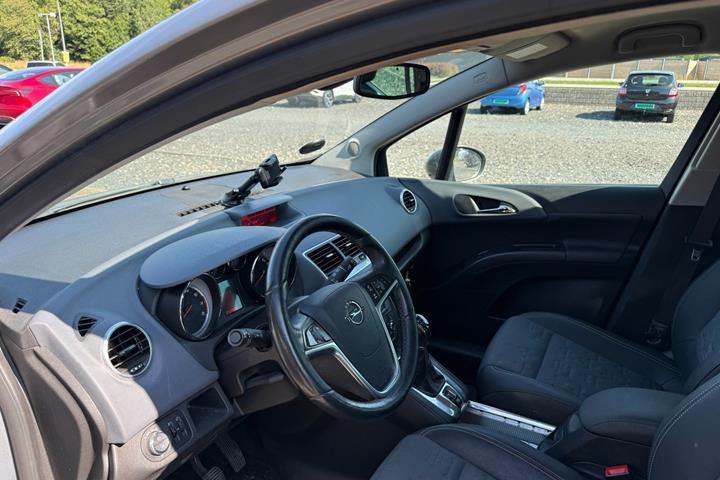 Grå Opel Meriva fra 2011