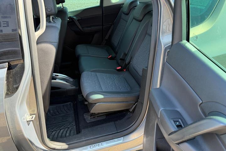 Grå Opel Meriva fra 2011
