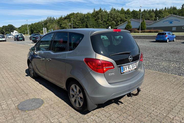 Grå Opel Meriva fra 2011