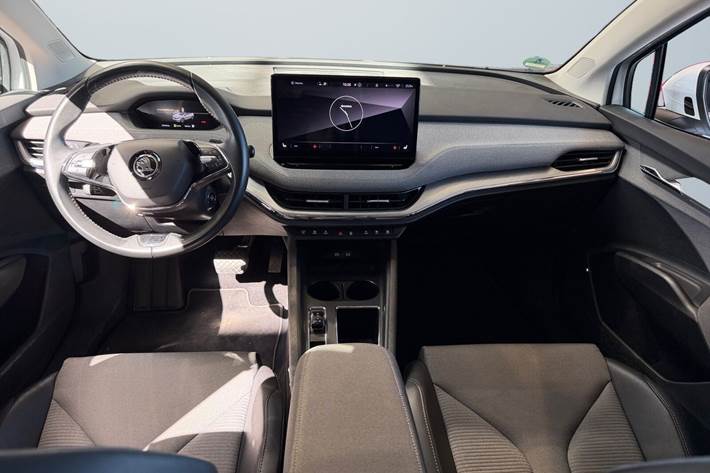 Hvid Skoda Enyaq fra 2022