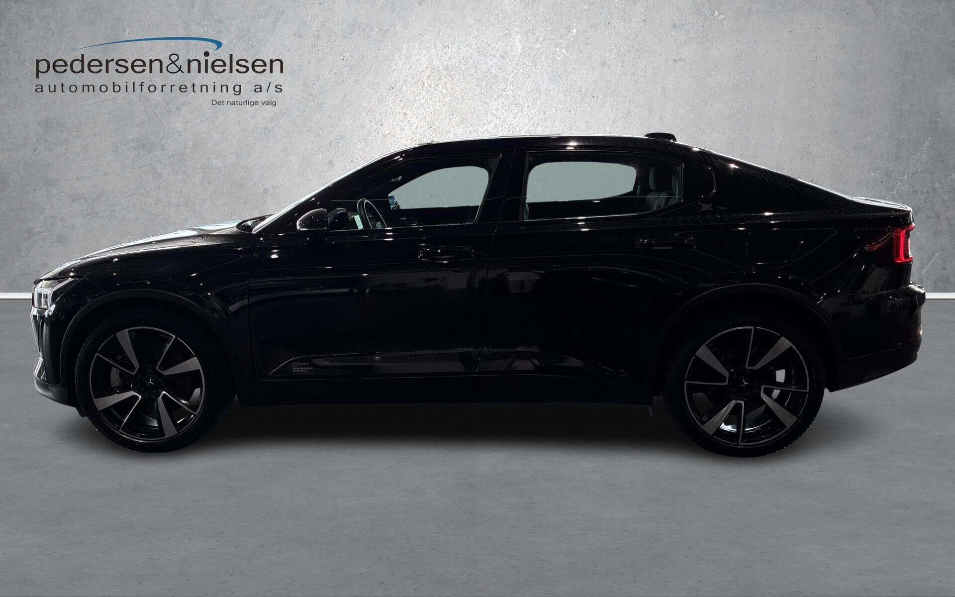 Sort Polestar 2 fra 2023