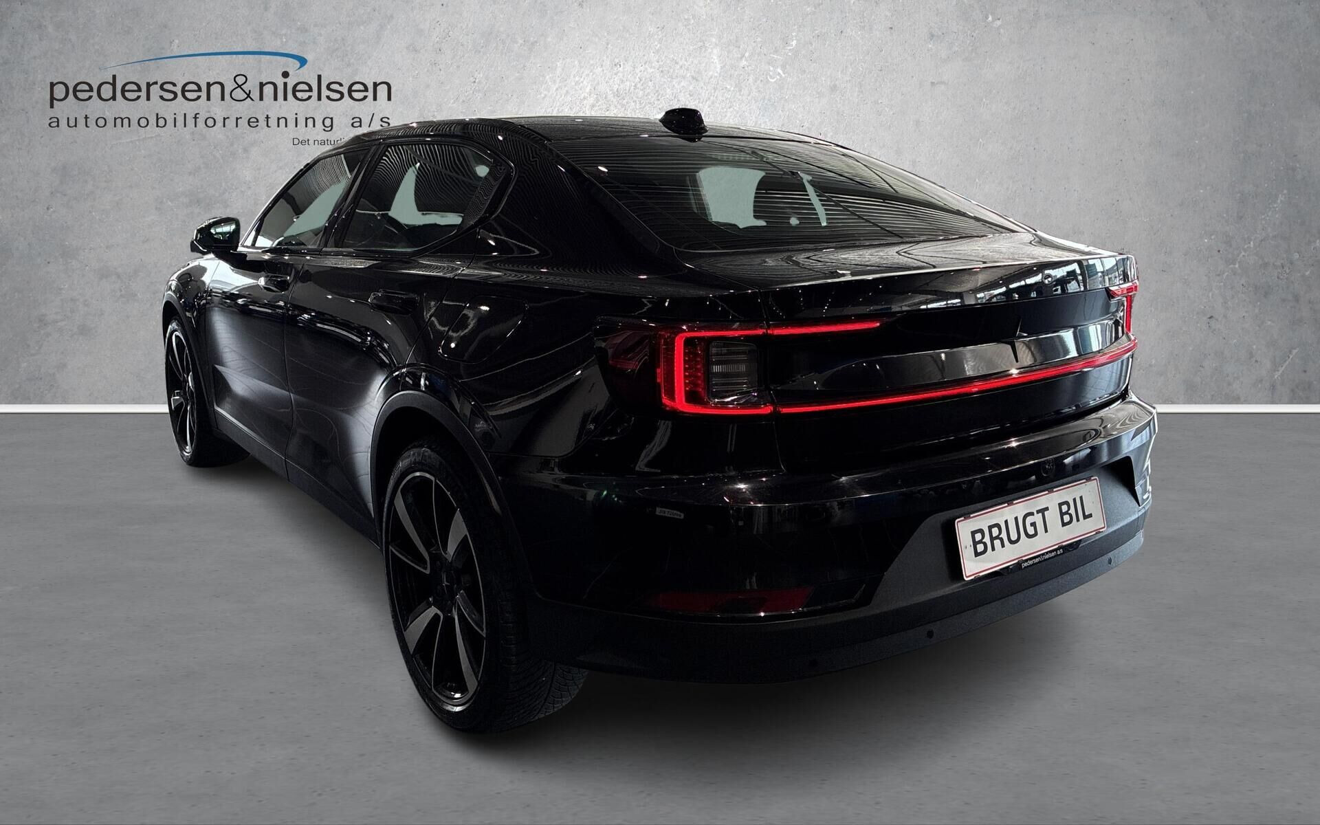 Sort Polestar 2 fra 2023