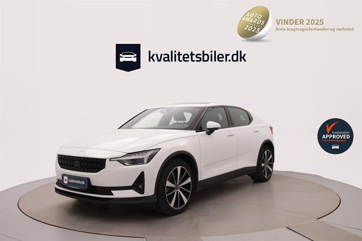Hvid Polestar 2 fra 2023 set udefra