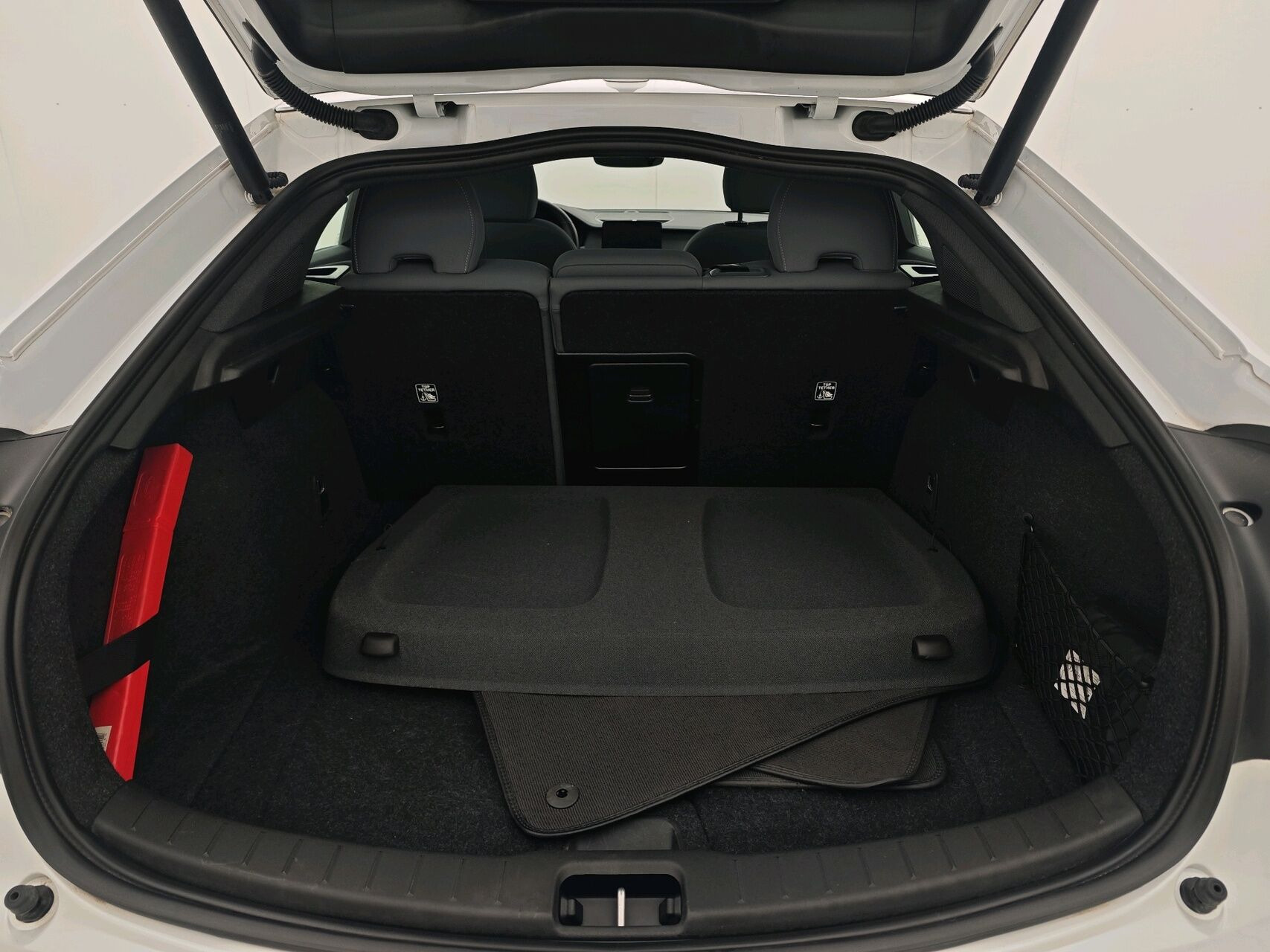 Hvid Polestar 2 fra 2023