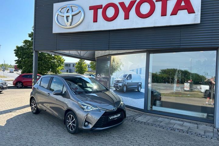 Bronze Toyota Yaris fra 2019