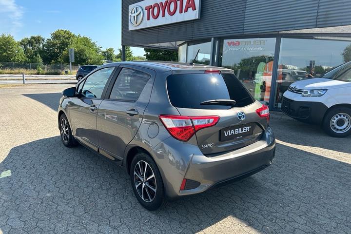 Bronze Toyota Yaris fra 2019