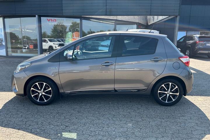 Bronze Toyota Yaris fra 2019