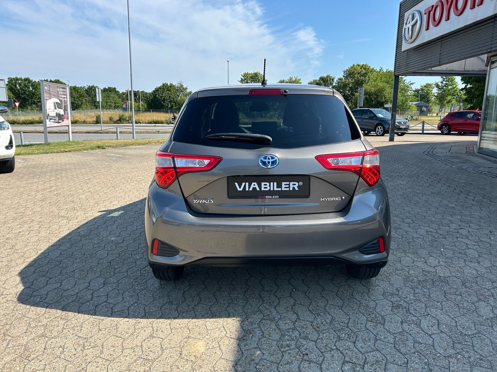 Bronze Toyota Yaris fra 2019