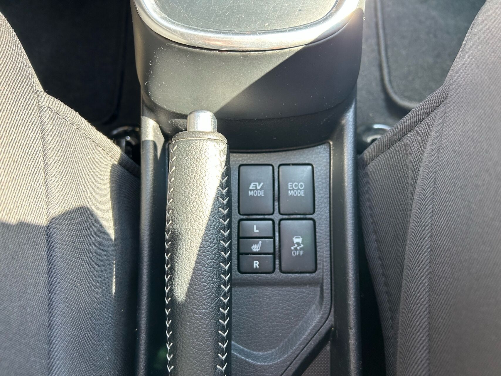 Bronze Toyota Yaris fra 2019