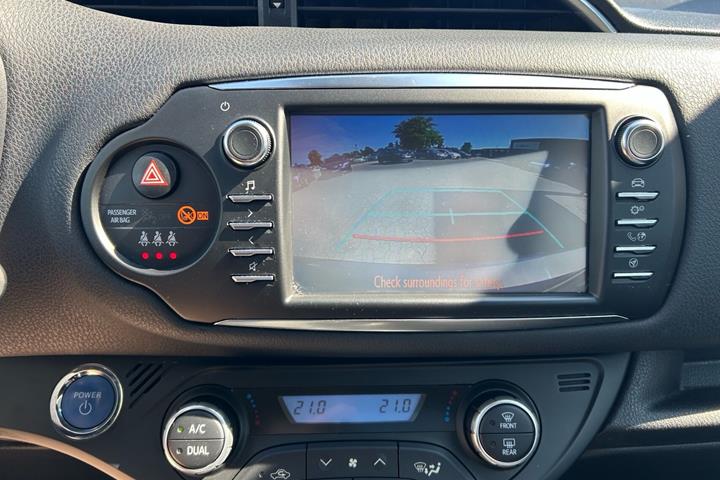 Bronze Toyota Yaris fra 2019
