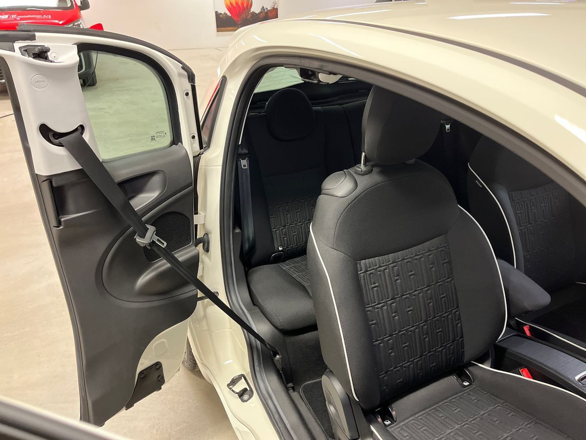 Hvid Fiat 500e fra 2024