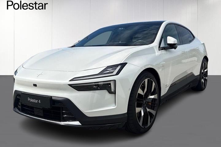 Hvid Polestar 4 fra 2025 set udefra