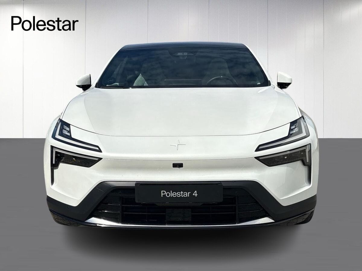 Hvid Polestar 4 fra 2025
