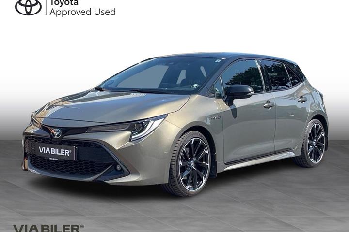 Bronze Toyota Corolla fra 2020 set udefra