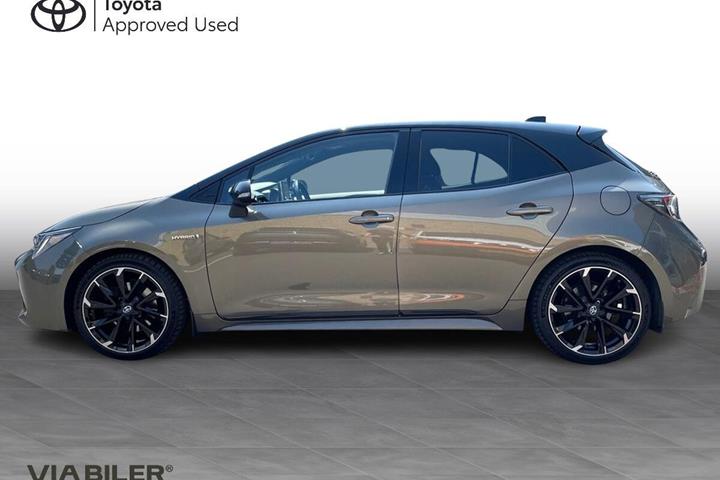 Bronze Toyota Corolla fra 2020