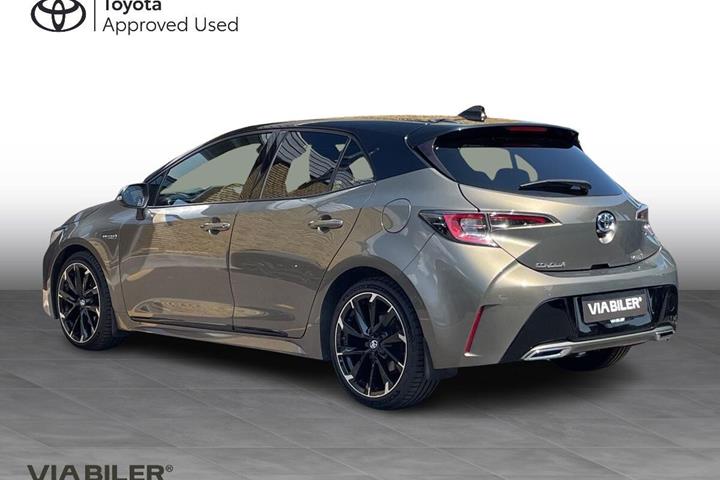 Bronze Toyota Corolla fra 2020