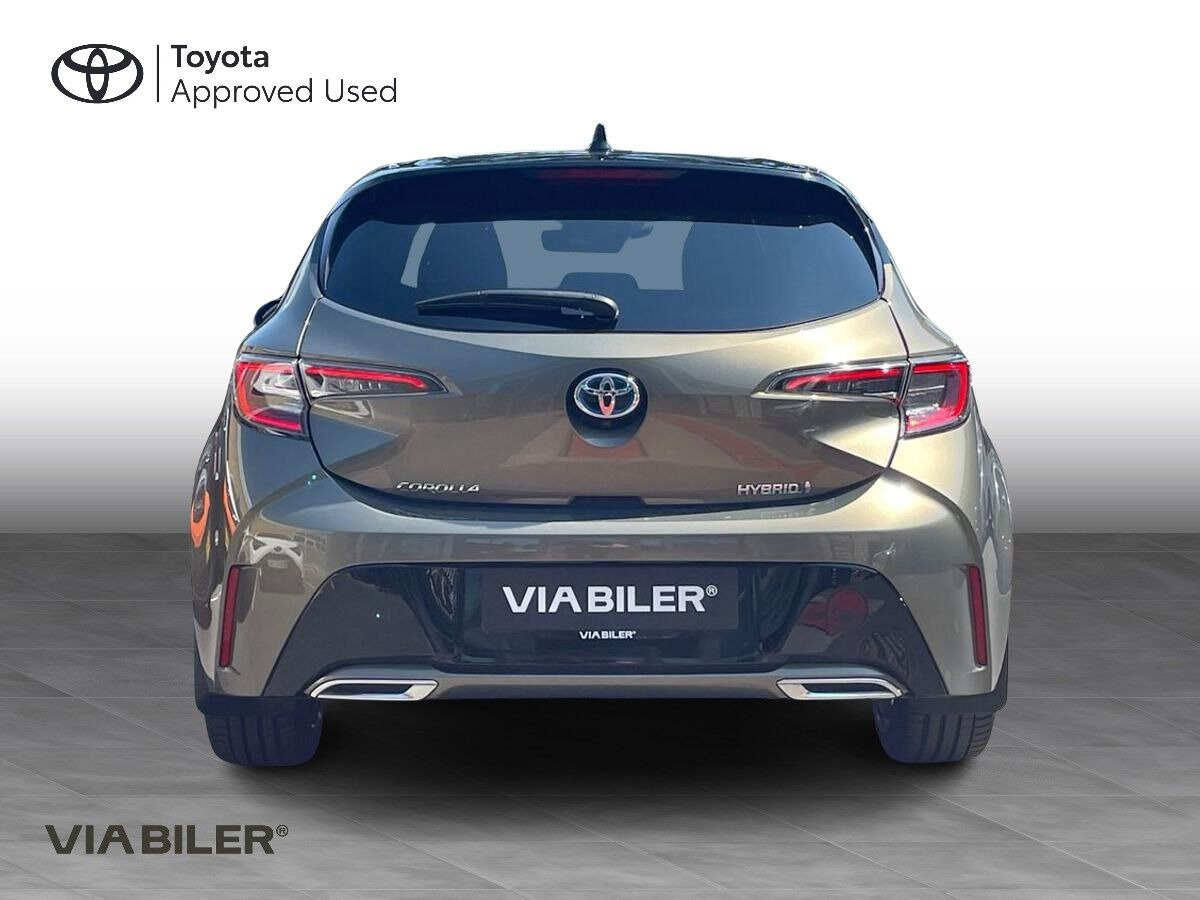 Bronze Toyota Corolla fra 2020