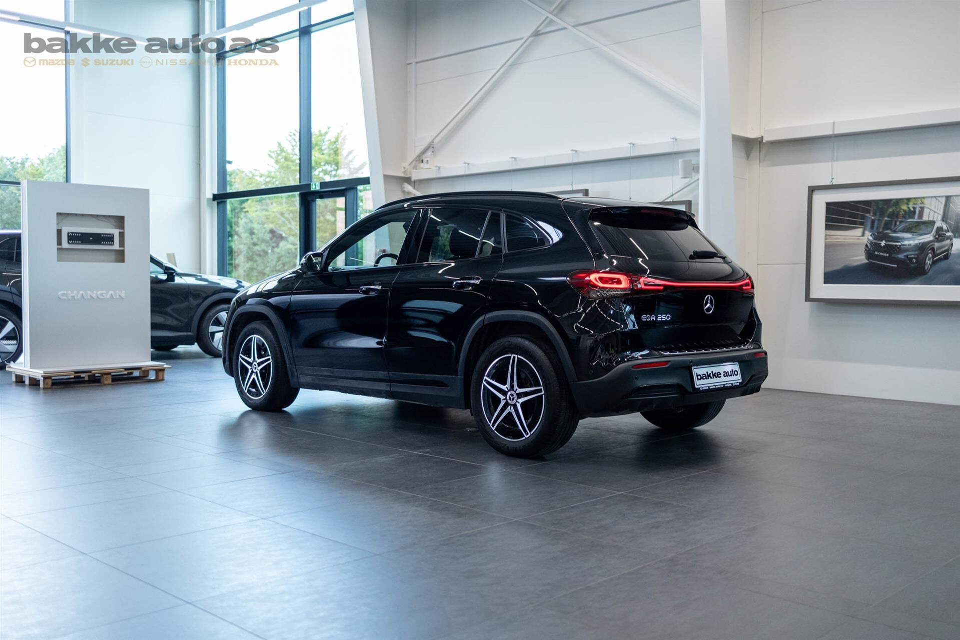 Sort Mercedes EQA 250+ fra 2022