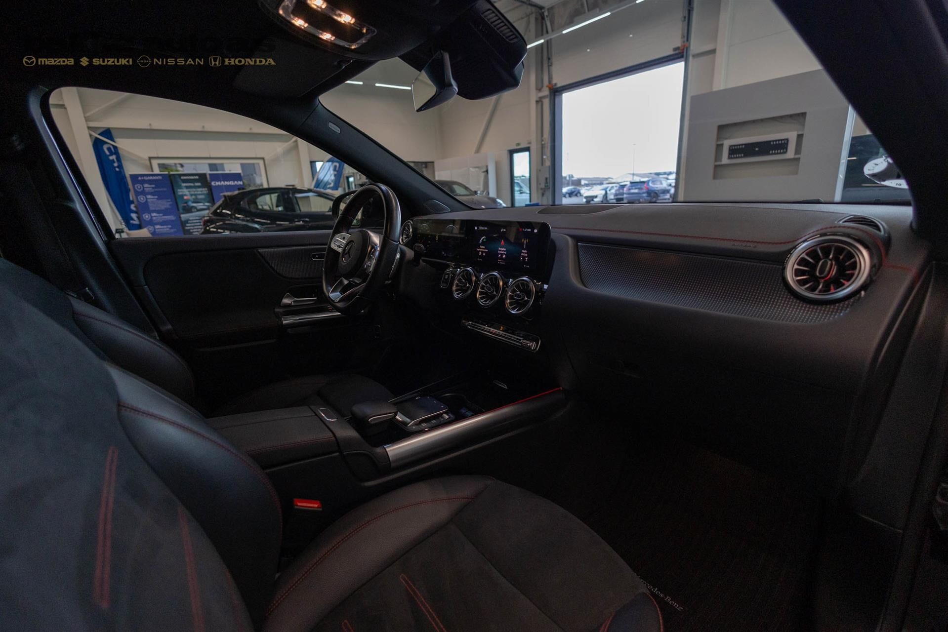 Sort Mercedes EQA 250+ fra 2022
