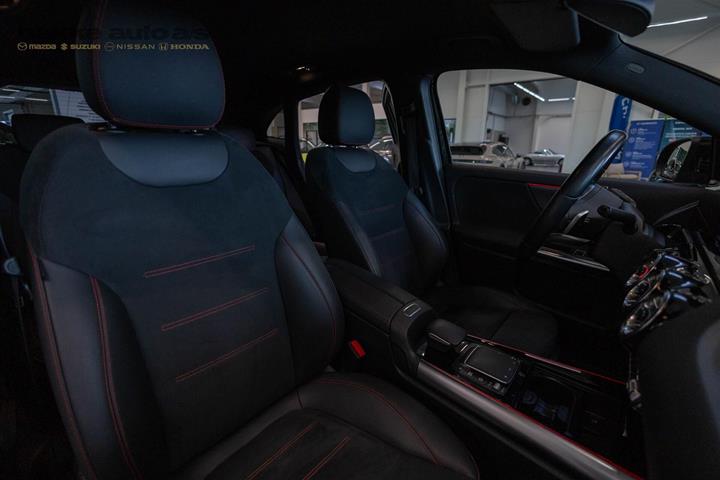Sort Mercedes EQA 250+ fra 2022