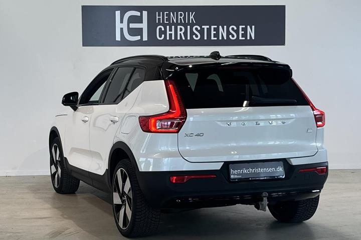 Hvid Volvo XC40 fra 2023