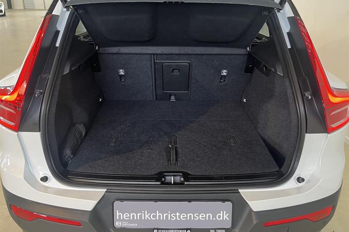 Hvid Volvo XC40 fra 2023