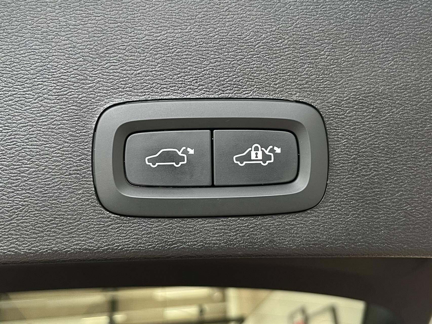 Hvid Volvo XC40 fra 2023