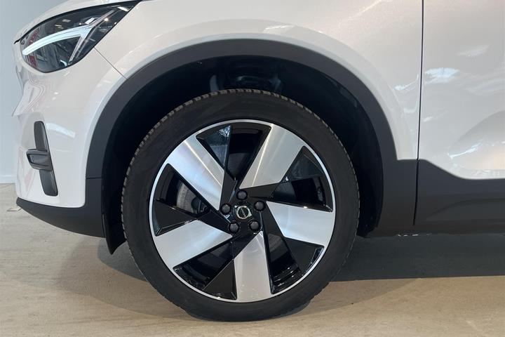 Hvid Volvo XC40 fra 2023