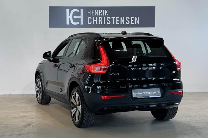 Sort Volvo XC40 fra 2023