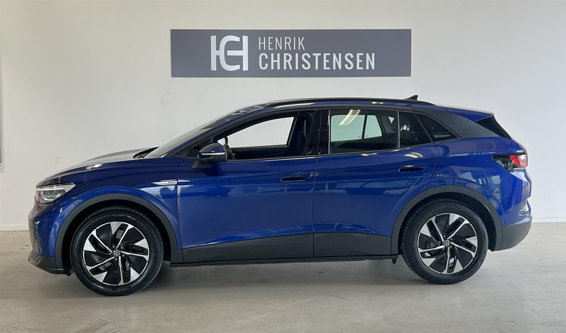 Blå VW ID.4 fra 2023
