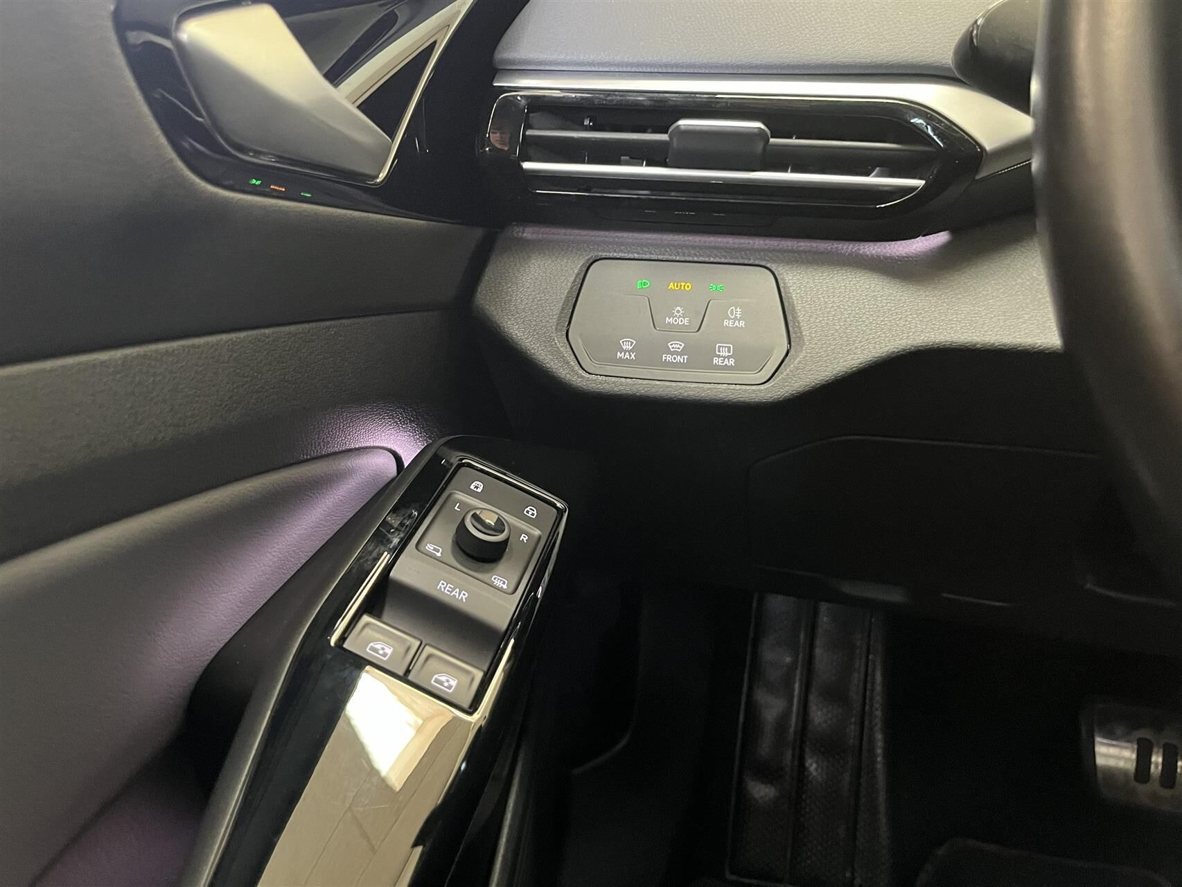 Blå VW ID.4 fra 2023
