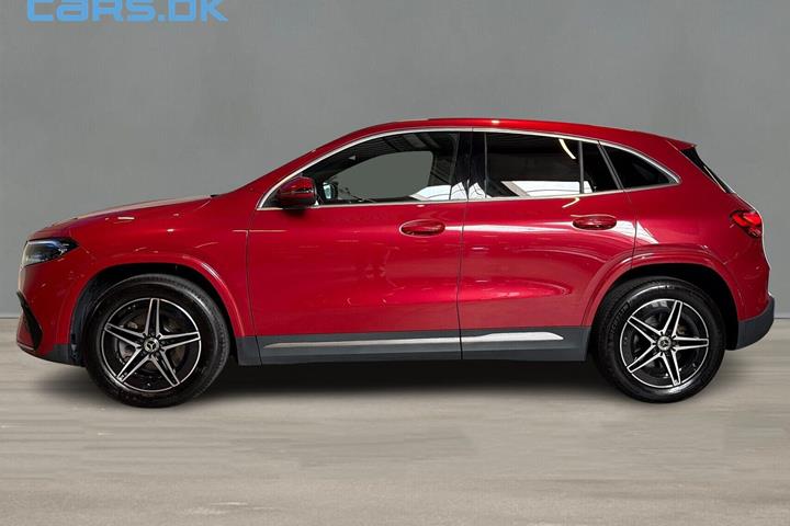 Rød Mercedes EQA 250+ fra 2025