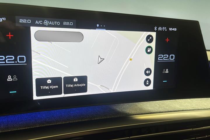 Blå Peugeot e-5008 fra 2025