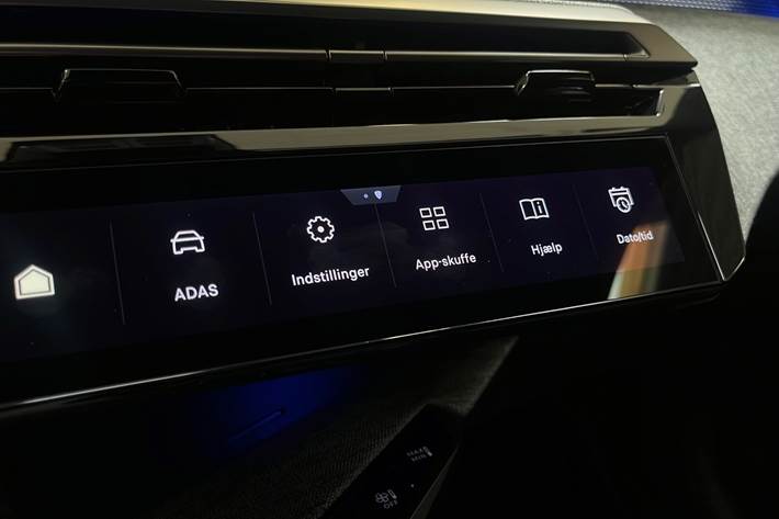 Blå Peugeot e-5008 fra 2025