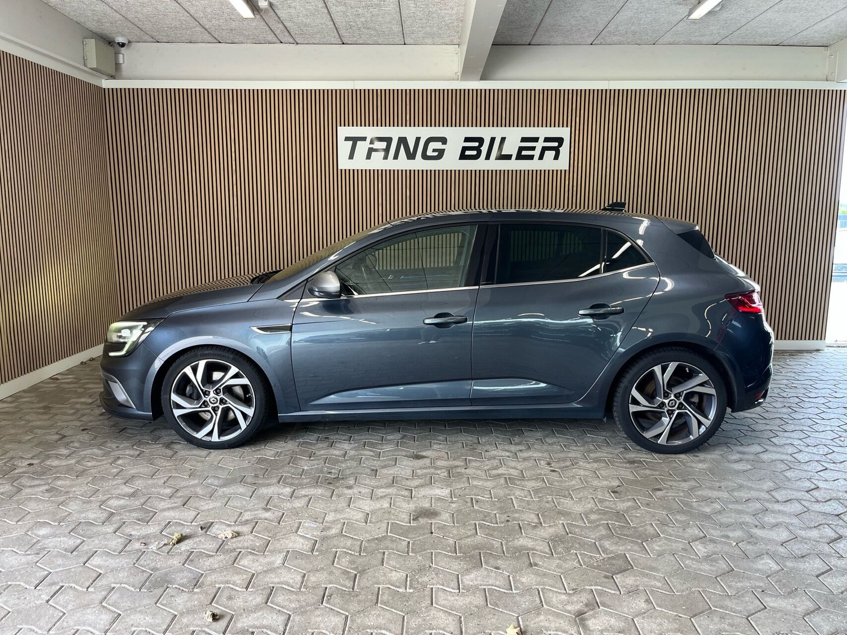 Grå Renault Mégane fra 2017