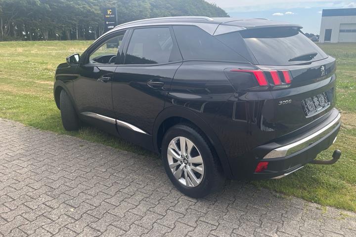 Sort Peugeot 3008 fra 2017