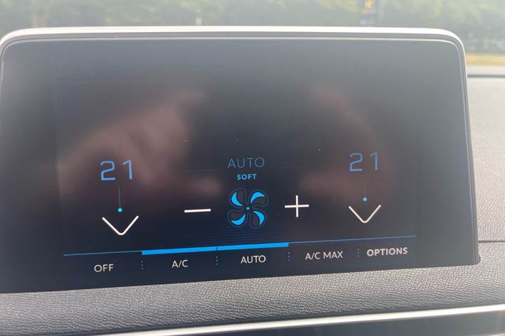 Sort Peugeot 3008 fra 2017