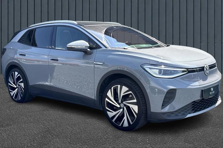 Grå VW ID.4 fra 2022 set udefra